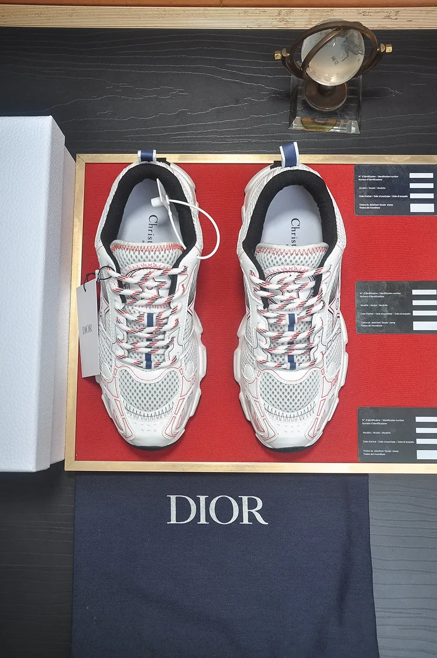Men's shoes 💰: 640💶 (couples model) Brand: Dior (Dior) Standard code: Women's code 35-40. Men's code 38-44 (45 customized) Grade: Same as the official website Material: Top-quality original cowhide stitching Original wear-resistant and lightweight outsole Style category: Fashionable casual shoes Distinguished luxury brand elements top luxury Color: Actual picture color